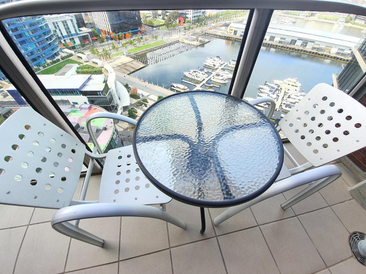Harbour Escape Apartments Docklands Мельбурн Экстерьер фото
